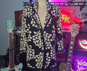 Isaac Mizrahi Black and White Patterned Blazer